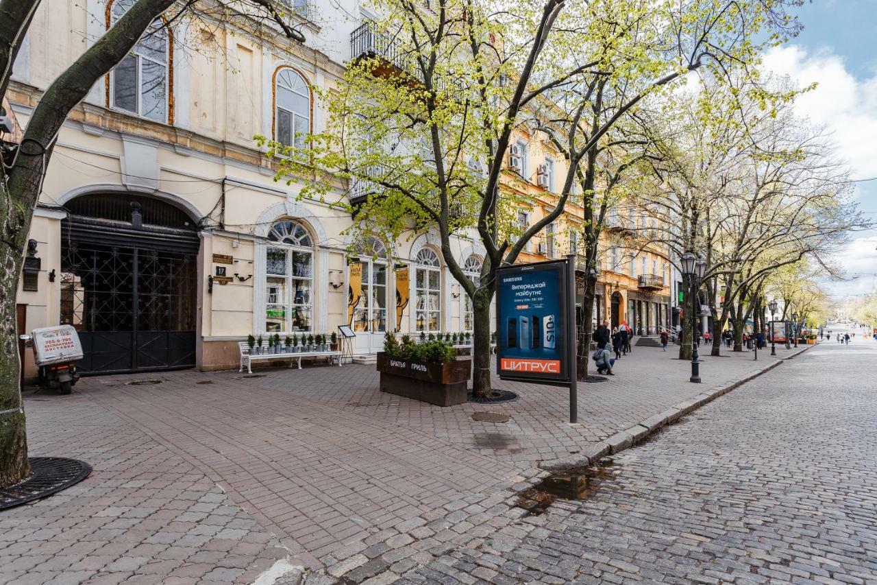 Новый Апартамент В Самом Центре Дерибасовской Odessa Dış mekan fotoğraf
